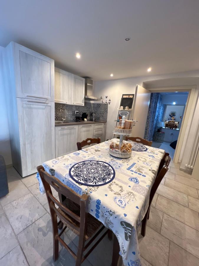 Handy Suite Idromassaggio Бриндизи Экстерьер фото